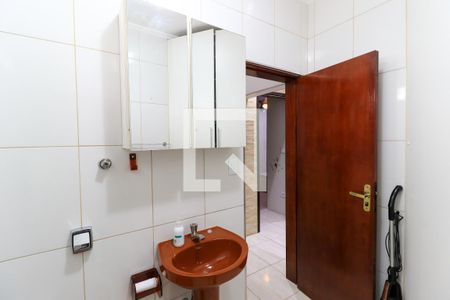 Casa para alugar com 110m², 2 quartos e 1 vaga Casa para alugar com 110m², 2 quartos e 1 vagaBanheiro Corredor