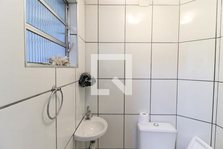 Casa para alugar com 110m², 2 quartos e 1 vaga Casa para alugar com 110m², 2 quartos e 1 vagaBanheiro de serviço