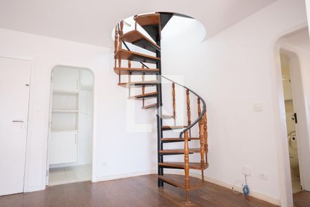 Apartamento à venda com 120m², 2 quartos e 2 vagas Apartamento à venda com 120m², 2 quartos e 2 vagasEscada