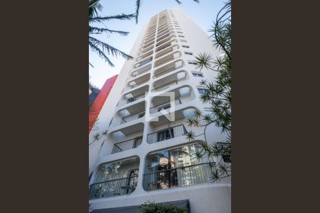 Apartamento à venda com 120m², 2 quartos e 2 vagas Apartamento à venda com 120m², 2 quartos e 2 vagasFachada