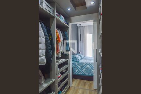 Casa de condomínio para alugar com 135m², 3 quartos e 2 vagas Casa de condomínio para alugar com 135m², 3 quartos e 2 vagasCloset da suíte