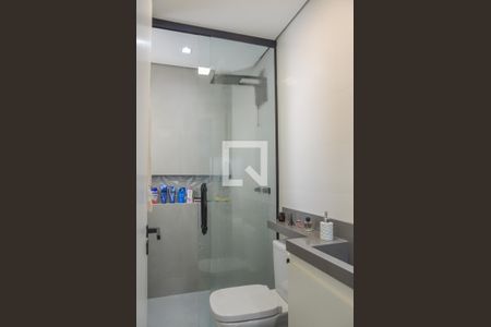 Casa de condomínio para alugar com 135m², 3 quartos e 2 vagas Casa de condomínio para alugar com 135m², 3 quartos e 2 vagasBanheiro da Suíte