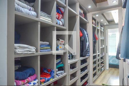 Closet da suíte de casa de condomínio para alugar com 3 quartos, 135m² em Demarchi, São Bernardo do Campo