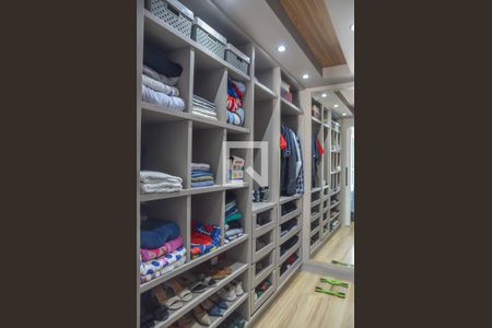 Casa de condomínio para alugar com 135m², 3 quartos e 2 vagas Casa de condomínio para alugar com 135m², 3 quartos e 2 vagasCloset da suíte