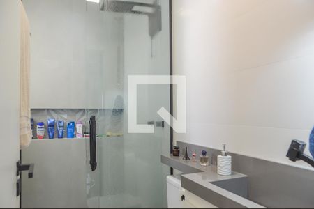 Casa de condomínio para alugar com 135m², 3 quartos e 2 vagas Casa de condomínio para alugar com 135m², 3 quartos e 2 vagasBanheiro da Suíte