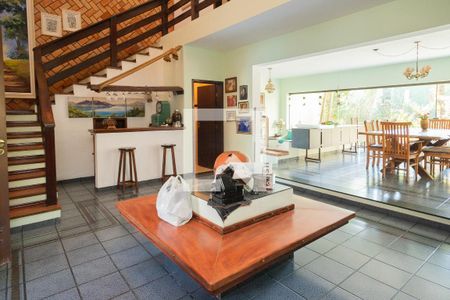 Casa para alugar com 320m², 4 quartos e 4 vagasHall de Entrada 