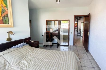 Casa para alugar com 320m², 4 quartos e 4 vagasSuíte