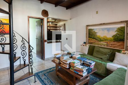 Casa para alugar com 320m², 4 quartos e 4 vagasSala deTv