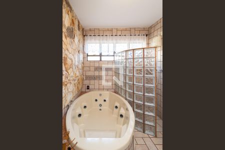 Casa para alugar com 320m², 4 quartos e 4 vagasBanheiro - Suíte