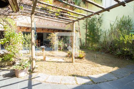 Casa para alugar com 320m², 4 quartos e 4 vagasÁrea Churrasqueira 