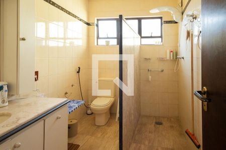 Casa para alugar com 320m², 4 quartos e 4 vagasBanheiro Social 