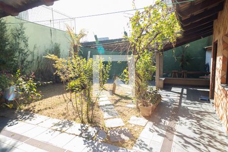 Casa para alugar com 320m², 4 quartos e 4 vagasÁrea Churrasqueira 