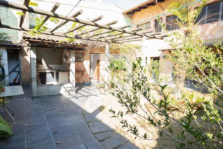 Casa para alugar com 320m², 4 quartos e 4 vagasÁrea Churrasqueira 