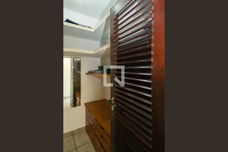 Casa para alugar com 320m², 4 quartos e 4 vagasCloset - Quarto 2