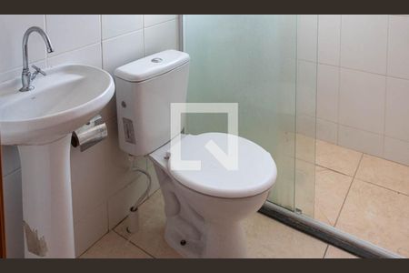 Banheiro de apartamento à venda com 2 quartos, 44m² em Jardim Dona Leopoldina, Porto Alegre