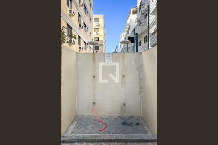 Área comum - Ducha de apartamento para alugar com 1 quarto, 50m² em Jardim Ana Maria, Guarujá