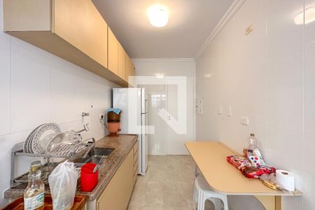 Cozinha de apartamento para alugar com 1 quarto, 50m² em Jardim Ana Maria, Guarujá