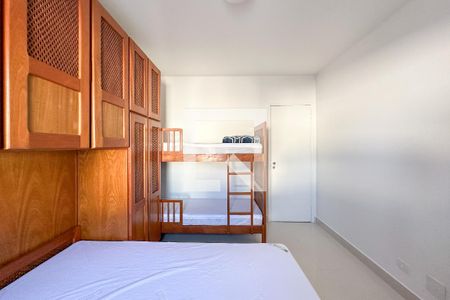 Closet do quarto de apartamento para alugar com 1 quarto, 50m² em Jardim Ana Maria, Guarujá