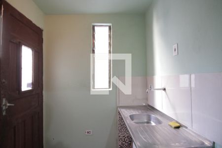 Cozinha de casa para alugar com 1 quarto, 36m² em Vila Nhocuné, São Paulo