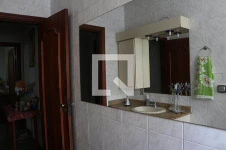 Casa à venda com 230m², 2 quartos e 2 vagasBanheiro 1