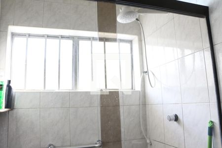 Casa à venda com 230m², 2 quartos e 2 vagasBanheiro 1