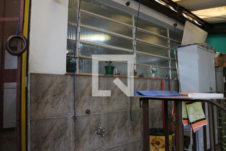 Casa à venda com 230m², 2 quartos e 2 vagasQuintal