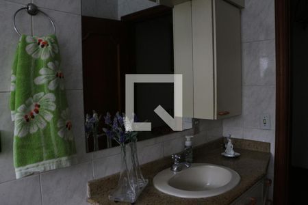 Casa à venda com 230m², 2 quartos e 2 vagasBanheiro 1