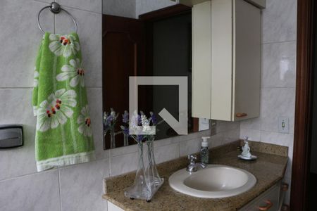 Casa à venda com 230m², 2 quartos e 2 vagasBanheiro 1