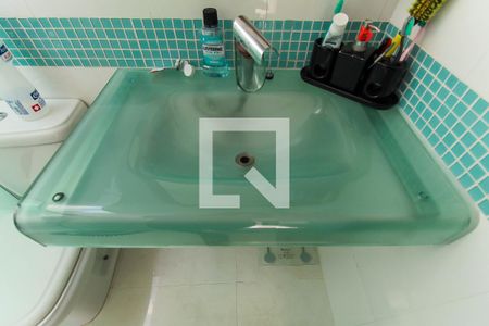 Casa à venda com 450m², 4 quartos e 3 vagasBanheiro da Suíte 2