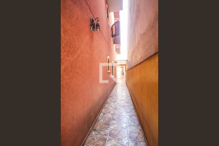 Casa à venda com 305m², 3 quartos e 5 vagas Casa à venda com 305m², 3 quartos e 5 vagasCorredor