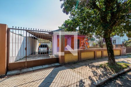 Casa à venda com 130m², 2 quartos e 4 vagas Casa à venda com 130m², 2 quartos e 4 vagasFachada