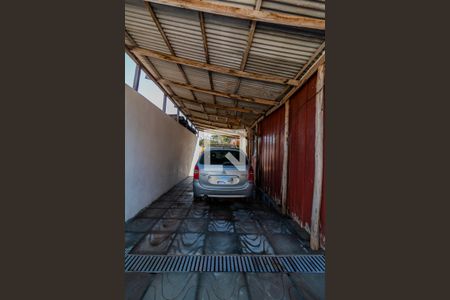 Casa à venda com 130m², 2 quartos e 4 vagas Casa à venda com 130m², 2 quartos e 4 vagasGaragem