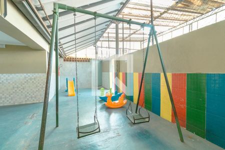 Apartamento para alugar com 75m², 2 quartos e 1 vaga Apartamento para alugar com 75m², 2 quartos e 1 vagaÁrea comum - Playground