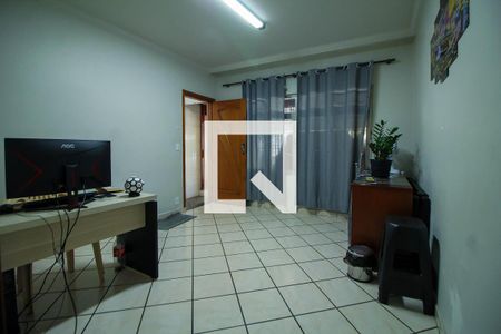 Casa à venda com 4 quartos, 300m² em Vila Azevedo, São Paulo