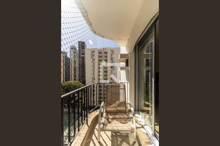 Apartamento à venda com 210m², 3 quartos e 3 vagasVaranda da Suíte 3