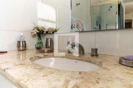 Apartamento à venda com 210m², 3 quartos e 3 vagasBanheiro da Suíte 2 - Torneira