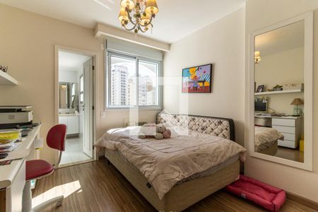 Apartamento à venda com 210m², 3 quartos e 3 vagasSuíte 2