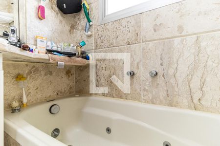 Apartamento à venda com 210m², 3 quartos e 3 vagasBanheiro da Suíte 3 - Banheira