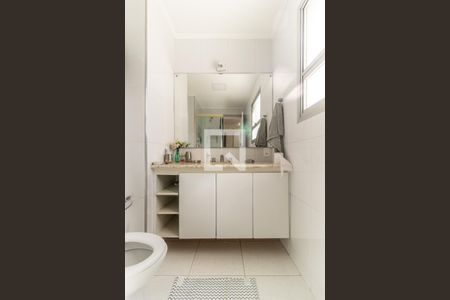 Apartamento à venda com 210m², 3 quartos e 3 vagasBanheiro da Suíte 2