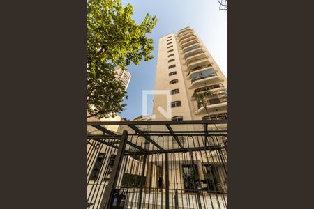 Apartamento à venda com 210m², 3 quartos e 3 vagasFachada