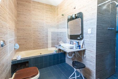 Apartamento à venda com 275m², 3 quartos e sem vagaBanheiro da Suíte