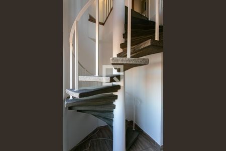 Sala 1 - Escada de apartamento para alugar com 3 quartos, 167m² em Vila Gomes Cardim, São Paulo