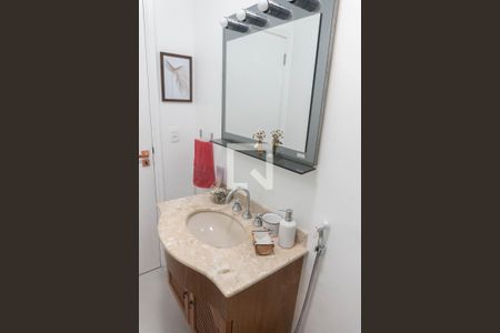 Apartamento à venda com 160m², 4 quartos e 1 vaga Apartamento à venda com 160m², 4 quartos e 1 vagaBanheiro 2