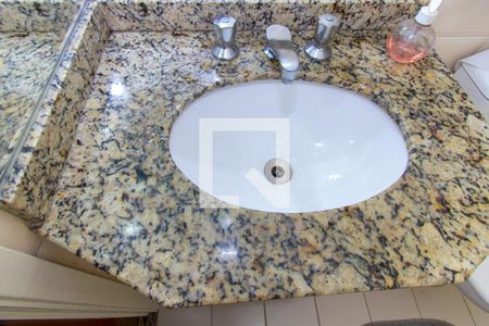 Apartamento à venda com 70m², 3 quartos e 1 vagaBanheiro 2