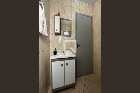 Casa à venda com 120m², 4 quartos e 2 vagasBanheiro