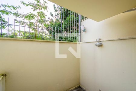Casa à venda com 290m², 3 quartos e 2 vagas Casa à venda com 290m², 3 quartos e 2 vagasSacada