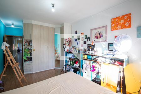 Casa à venda com 300m², 4 quartos e 4 vagasSuíte 2