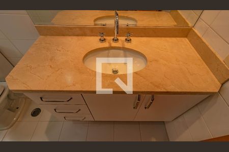 Apartamento à venda com 150m², 3 quartos e 4 vagasBanheiro