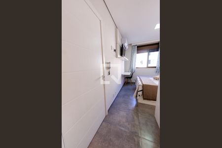 Corredor de kitnet/studio para alugar com 1 quarto, 30m² em Minas Brasil, Belo Horizonte