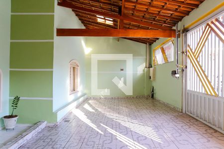 Casa à venda com 384m², 4 quartos e 3 vagas Casa à venda com 384m², 4 quartos e 3 vagasGaragem